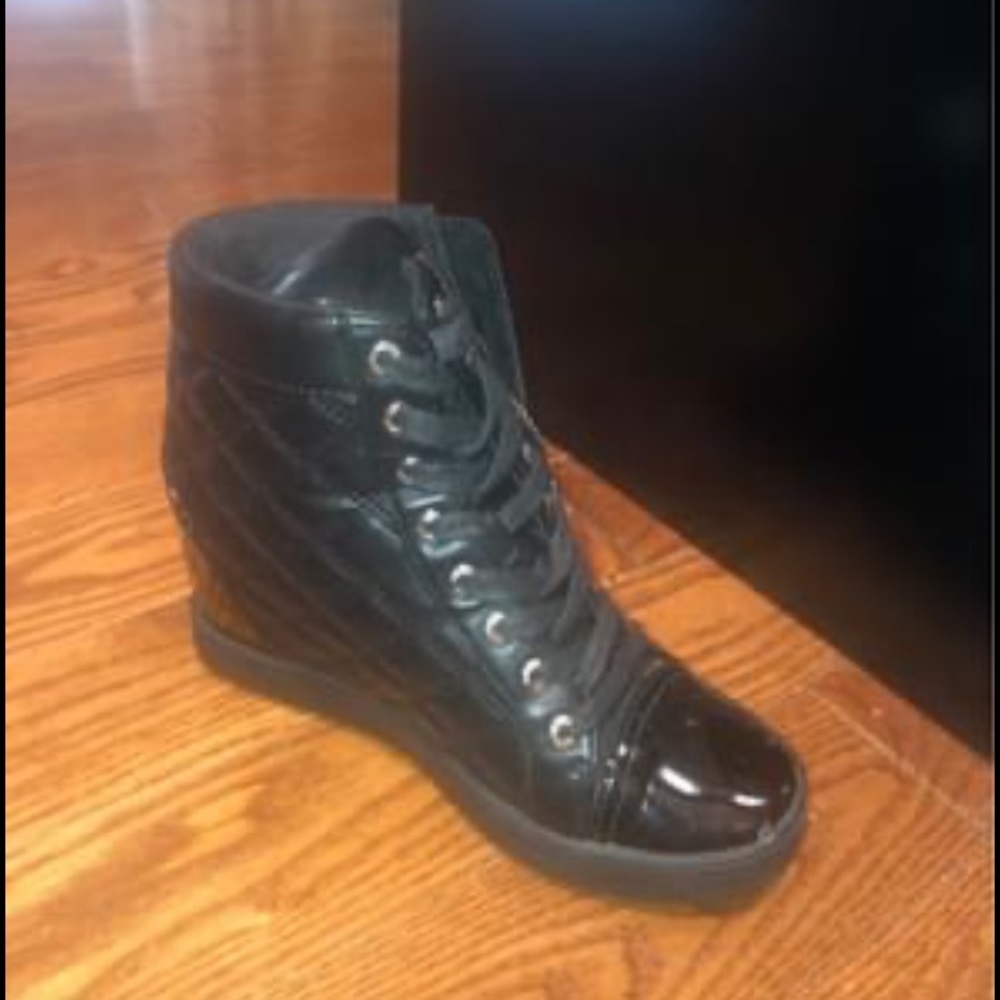 Guess wedge boots